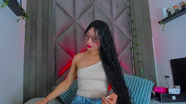 BriaConner  online show from June 29, 2026, 2:51 am