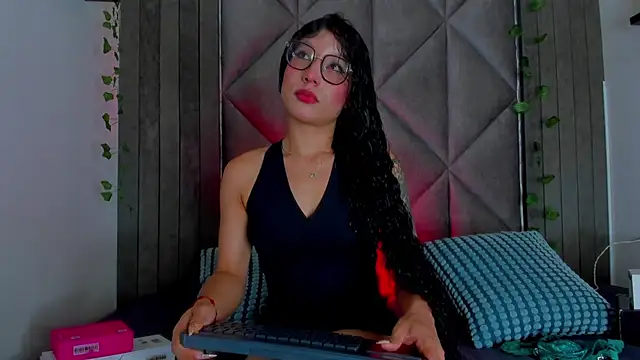 BriaConner  online show from July 17, 2026, 3:02 am