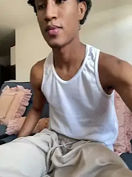 Snapshot of Masterikee chatting on December 5, 2024, 3:50 pm Masterikee online show from December 5, 2024, 3:50 pm