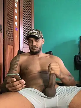 Snapshot of Pinocchiu chatting on December 11, 2024, 2:44 pm Pinocchiu online show from December 11, 2024, 2:44 pm