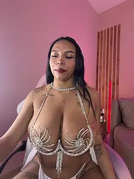 Snapshot of MadeleineSanez chatting on June 20, 2026, 12:25 am MadeleineSanez online show from June 20, 2026, 12:25 am
