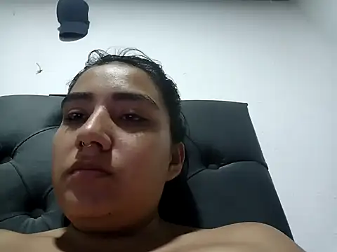 Snapshot of Hellen_Alex chatting on January 8, 2025, 3:17 pm Hellen Alex online show from January 8, 2025, 3:17 pm