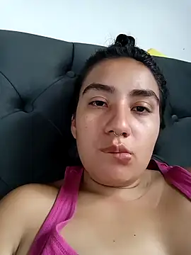 Snapshot of Hellen_Alex chatting on February 6, 2025, 3:31 pm Hellen Alex online show from February 6, 2025, 3:31 pm