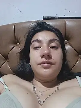 Snapshot of Hellen_Alex chatting on May 27, 2026, 2:25 pm Hellen Alex online show from May 27, 2026, 2:25 pm