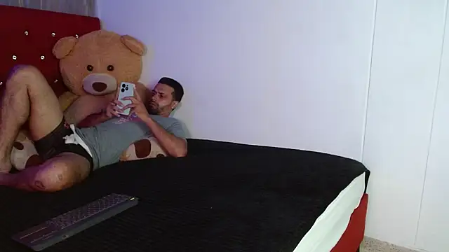 Snapshot of max_ashley_mds chatting on November 7, 2025, 1:33 pm max ashley mds online show from November 7, 2025, 1:33 pm