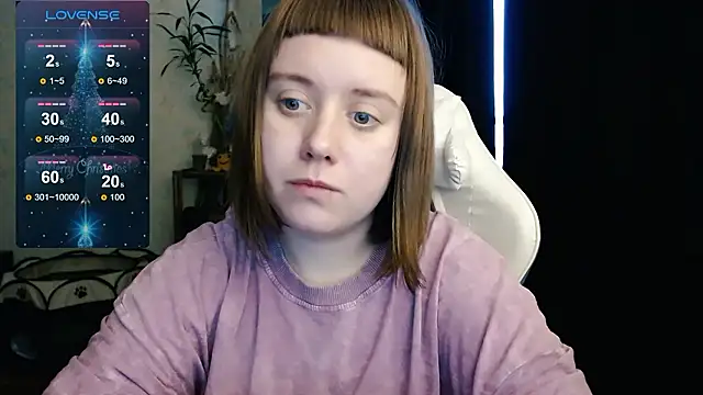 Snapshot of June_shy0 chatting on December 5, 2024, 8:22 am June shy0 online show from December 5, 2024, 8:22 am