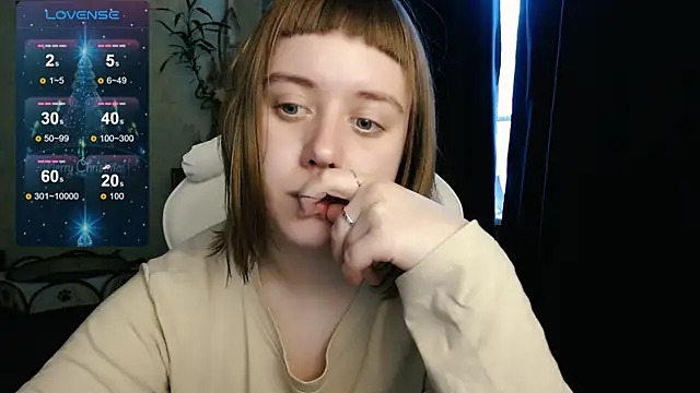 Snapshot of June_shy0 chatting on December 8, 2024, 11:03 am June shy0 online show from December 8, 2024, 11:03 am