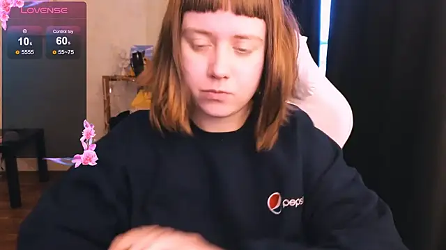 Snapshot of June_shy0 chatting on January 9, 2025, 12:19 pm June shy0 online show from January 9, 2025, 12:19 pm