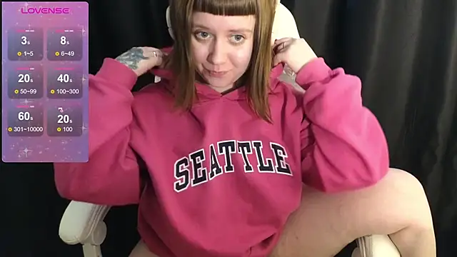 Snapshot of June_shy0 chatting on February 6, 2025, 10:37 am June shy0 online show from February 6, 2025, 10:37 am