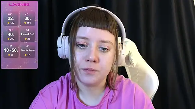 Snapshot of June_shy0 chatting on February 12, 2025, 7:34 am June shy0 online show from February 12, 2025, 7:34 am