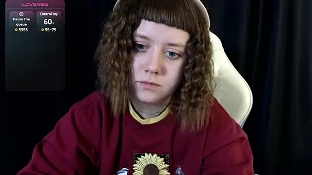 Snapshot of June_shy0 chatting on February 14, 2025, 7:17 am June shy0 online show from February 14, 2025, 7:17 am