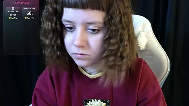 Snapshot of June_shy0 chatting on February 14, 2025, 10:28 am June shy0 online show from February 14, 2025, 10:28 am