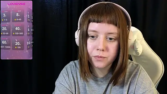 Snapshot of June_shy0 chatting on February 21, 2025, 8:07 am June shy0 online show from February 21, 2025, 8:07 am