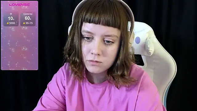 Snapshot of June_shy0 chatting on February 22, 2025, 8:18 am June shy0 online show from February 22, 2025, 8:18 am