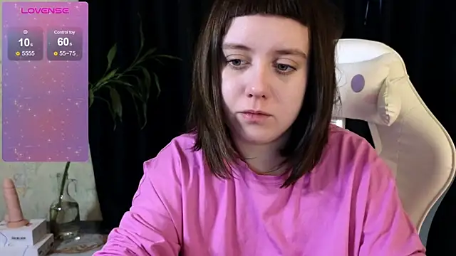 Snapshot of June_shy0 chatting on March 6, 2025, 6:52 am June shy0 online show from March 6, 2025, 6:52 am