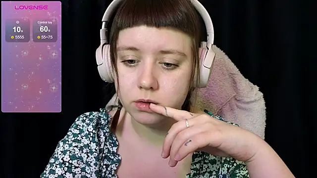 Snapshot of June_shy0 chatting on March 20, 2025, 6:41 am June shy0 online show from March 20, 2025, 6:41 am