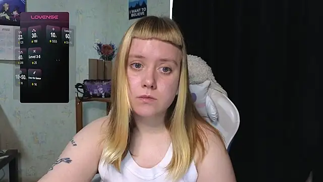 Snapshot of June_shy0 chatting on October 24, 2025, 10:44 am June shy0 online show from October 24, 2025, 10:44 am