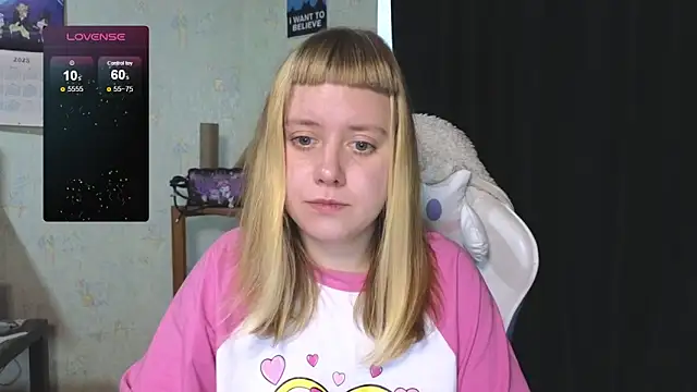 Snapshot of June_shy0 chatting on October 25, 2025, 6:54 am June shy0 online show from October 25, 2025, 6:54 am