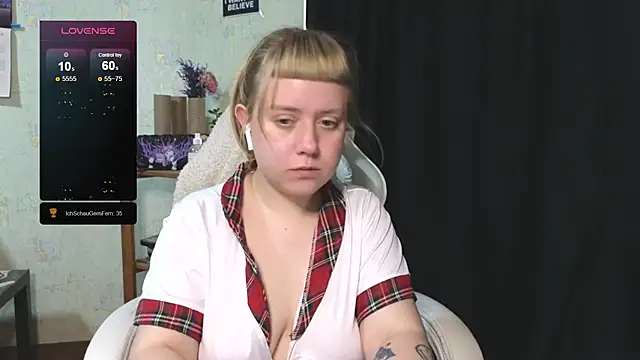 Snapshot of June_shy0 chatting on October 30, 2025, 6:48 am June shy0 online show from October 30, 2025, 6:48 am