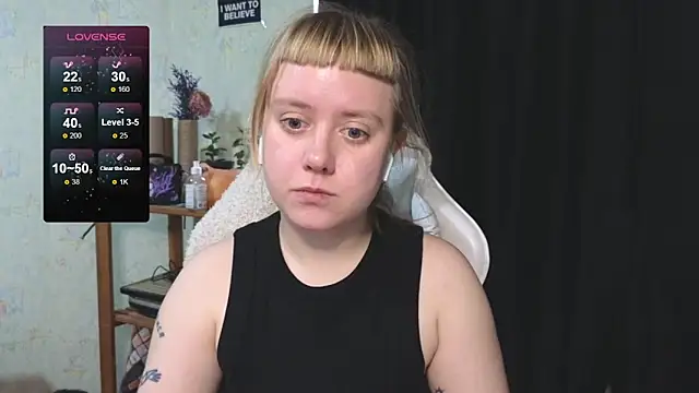 Snapshot of June_shy0 chatting on October 31, 2025, 6:58 am June shy0 online show from October 31, 2025, 6:58 am