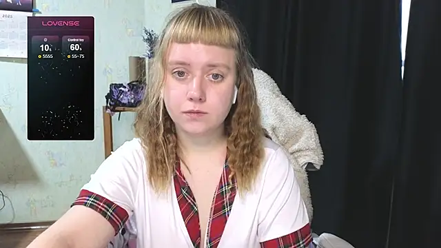 Snapshot of June_shy0 chatting on November 6, 2025, 7:09 am June shy0 online show from November 6, 2025, 7:09 am