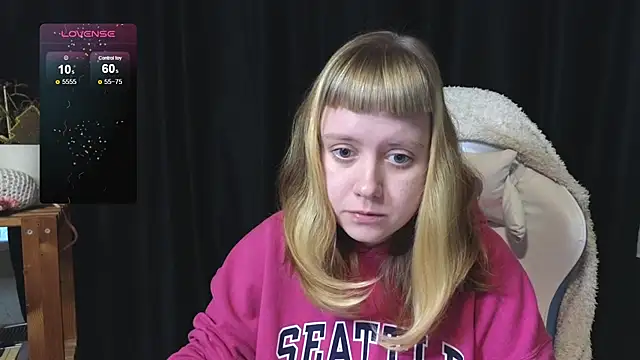 Snapshot of June_shy0 chatting on November 22, 2025, 8:02 am June shy0 online show from November 22, 2025, 8:02 am