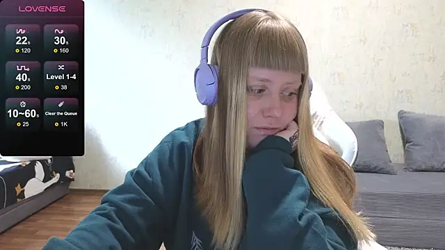 Snapshot of June_shy0 chatting on May 7, 2026, 8:31 am June shy0 online show from May 7, 2026, 8:31 am