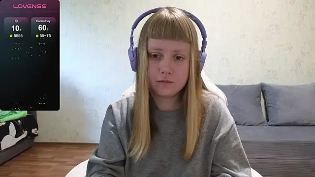 Snapshot of June_shy0 chatting on May 9, 2026, 8:19 am June shy0 online show from May 9, 2026, 8:19 am