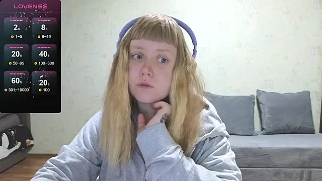 Snapshot of June_shy0 chatting on May 18, 2026, 7:03 am June shy0 online show from May 18, 2026, 7:03 am