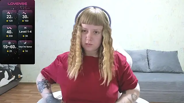 Snapshot of June_shy0 chatting on May 19, 2026, 7:15 am June shy0 online show from May 19, 2026, 7:15 am