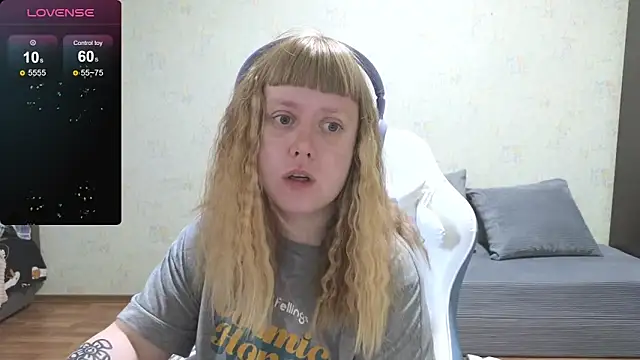Snapshot of June_shy0 chatting on May 20, 2026, 7:14 am June shy0 online show from May 20, 2026, 7:14 am