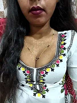 Snapshot of Sharmila-Singh chatting on June 5, 2026, 6:31 am Sharmila-Singh online show from June 5, 2026, 6:31 am