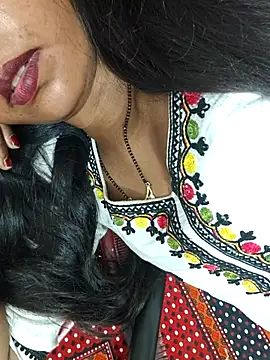Snapshot of Sharmila-Singh chatting on June 25, 2026, 8:02 pm Sharmila-Singh online show from June 25, 2026, 8:02 pm