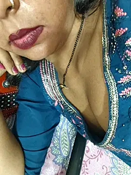 Snapshot of Sharmila-Singh chatting on July 8, 2026, 8:24 pm Sharmila-Singh online show from July 8, 2026, 8:24 pm