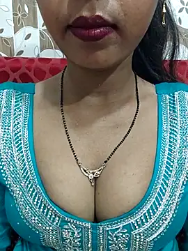 Snapshot of Sharmila-Singh chatting on July 16, 2026, 6:19 am Sharmila-Singh online show from July 16, 2026, 6:19 am