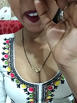 Snapshot of Sharmila-Singh chatting on July 17, 2026, 7:04 am Sharmila-Singh online show from July 17, 2026, 7:04 am