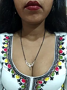 Snapshot of Sharmila-Singh chatting on July 25, 2026, 7:39 am Sharmila-Singh online show from July 25, 2026, 7:39 am