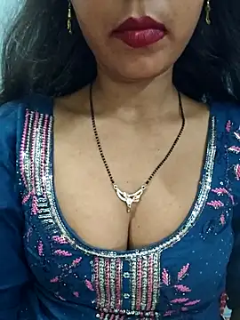 Snapshot of Sharmila-Singh chatting on August 1, 2026, 8:35 am Sharmila-Singh online show from August 1, 2026, 8:35 am