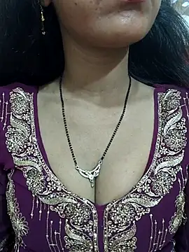 Snapshot of Sharmila-Singh chatting on August 3, 2026, 7:51 am Sharmila-Singh online show from August 3, 2026, 7:51 am