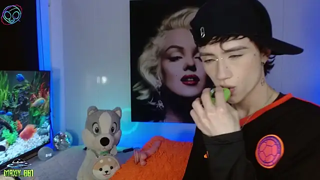 Snapshot of maxiy_001 chatting on March 21, 2025, 7:44 am maxiy 001 online show from March 21, 2025, 7:44 am