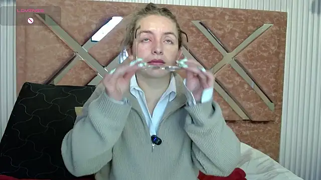  isaabellaa online show from May 22, 2026, 12:44 pm