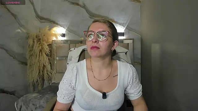 Snapshot of _isaabellaa chatting on July 6, 2026, 2:36 pm isaabellaa online show from July 6, 2026, 2:36 pm