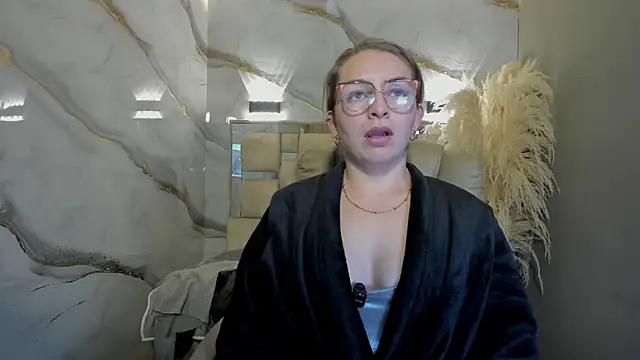 Snapshot of _isaabellaa chatting on July 28, 2026, 6:20 pm isaabellaa online show from July 28, 2026, 6:20 pm