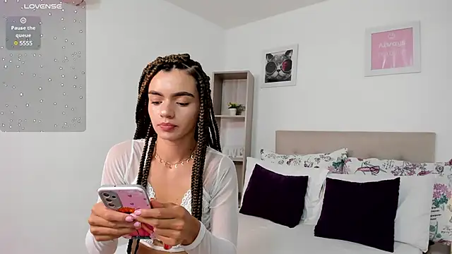 helen kinett online show from December 2, 2024, 10:45 pm