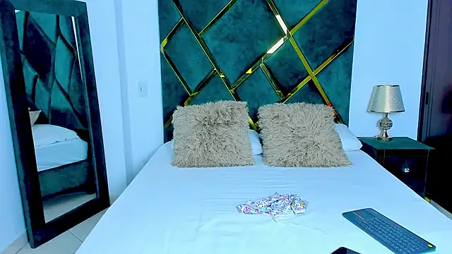 Snapshot of Criss_Ariana chatting on January 20, 2025, 11:56 am Criss Ariana online show from January 20, 2025, 11:56 am