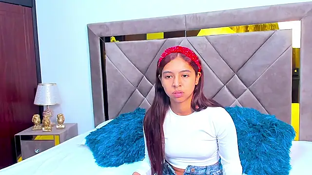 Snapshot of Criss_Ariana chatting on March 14, 2025, 6:29 pm Criss Ariana online show from March 14, 2025, 6:29 pm