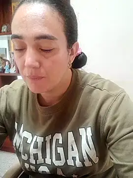 Snapshot of skayhot_ chatting on October 25, 2025, 2:13 pm skayhot online show from October 25, 2025, 2:13 pm