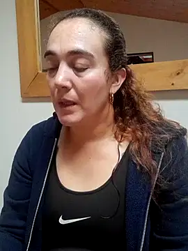 skayhot  online show from April 29, 2026, 1:37 pm