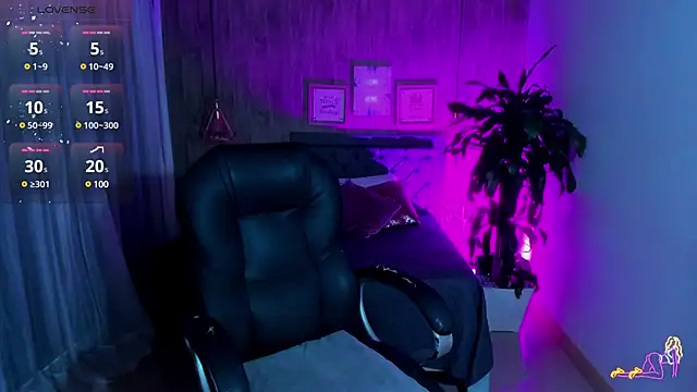 Snapshot of miichael_black chatting on January 24, 2025, 1:03 pm miichael black online show from January 24, 2025, 1:03 pm