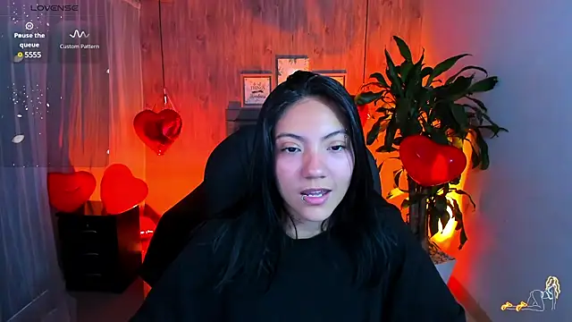 Snapshot of miichael_black chatting on February 15, 2025, 1:38 pm miichael black online show from February 15, 2025, 1:38 pm